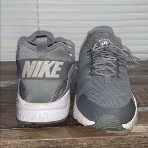 Nike- Air Huarache